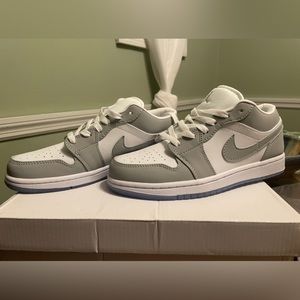 low rise wolf grey jordan’s/nike